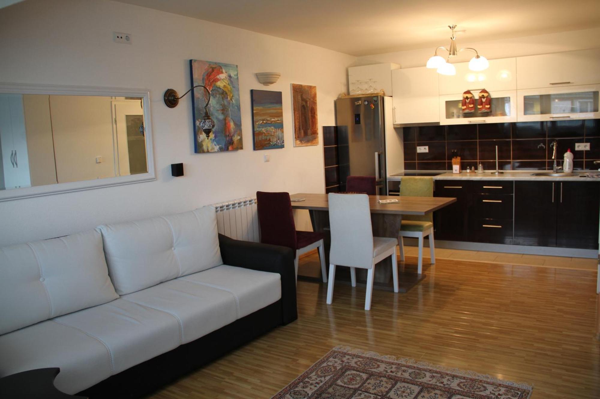 Apartments Town Center SJJ Room photo