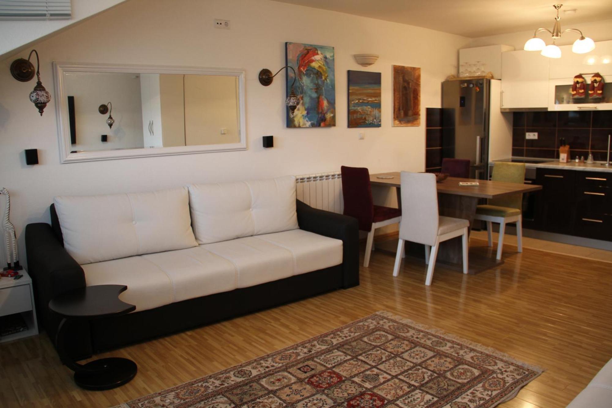 Apartments Town Center SJJ Room photo