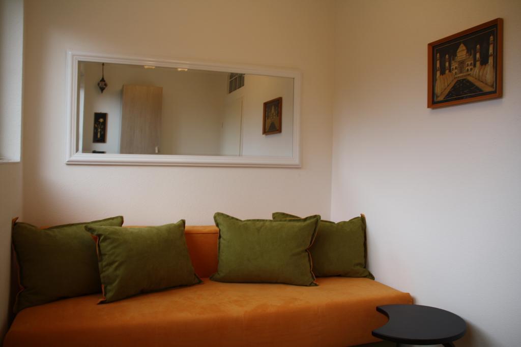 Apartments Town Center SJJ Room photo