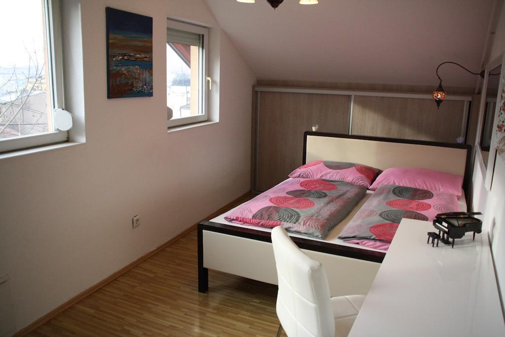 Apartments Town Center SJJ Room photo